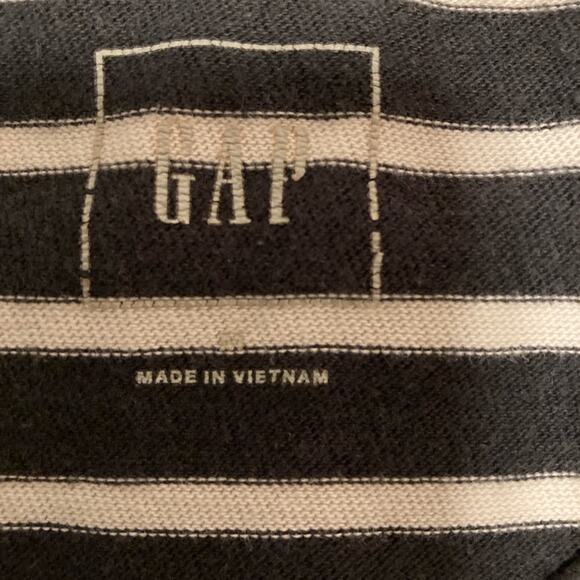 GAP Classic Long Sleeve Black and White Striped Knit Tee/Sweater Size M - Picture 3 of 5